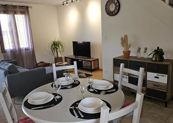 Du Pin De Διαμέρισμα *